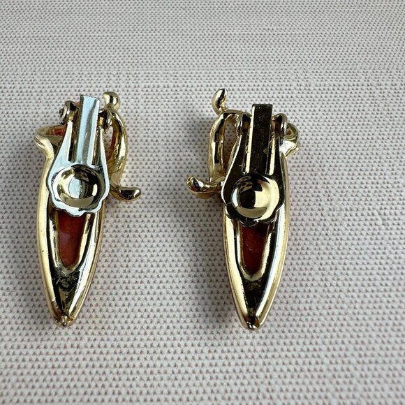 1950s Thermoset Coral Clip On Earrings - Picture 6 of 7